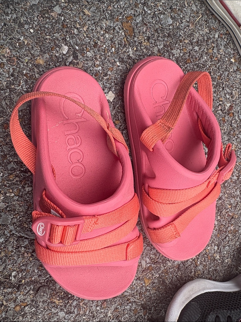 GIRLS CHACO PINK SLIPPPER